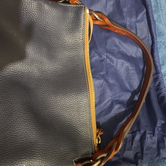 Dooney Bourke - Picture 5 of 6